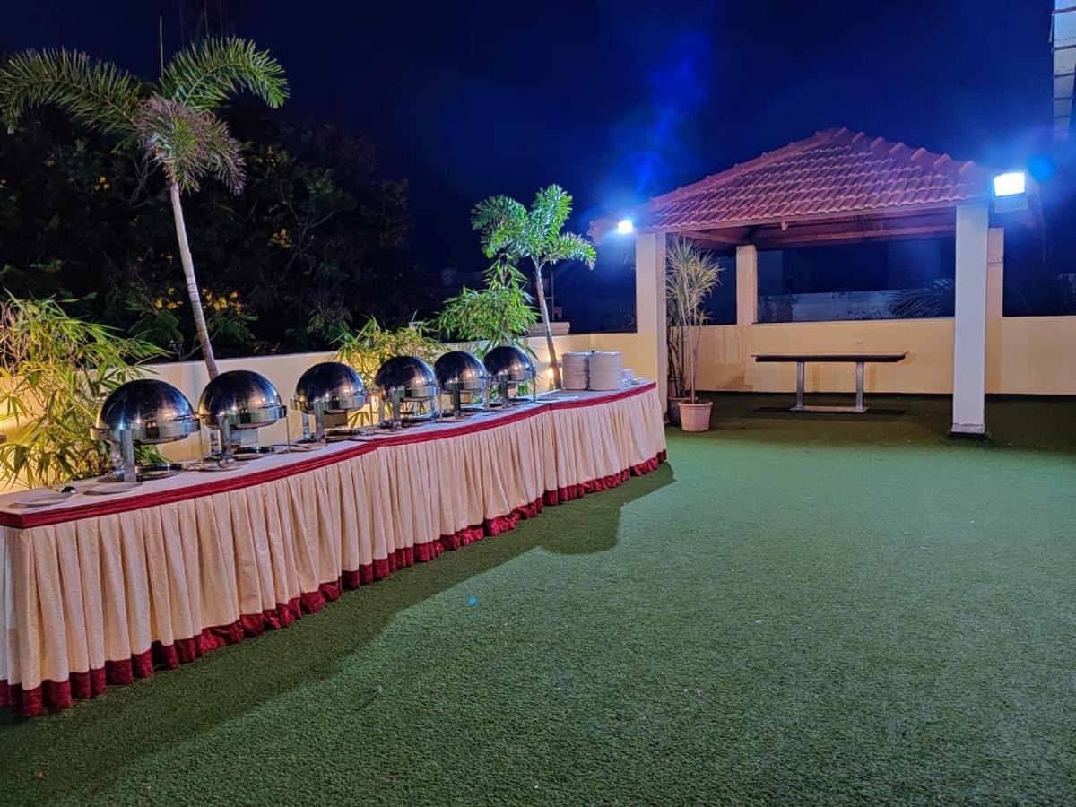 Cinemascope An Apart Hotel Chennai Exterior photo
