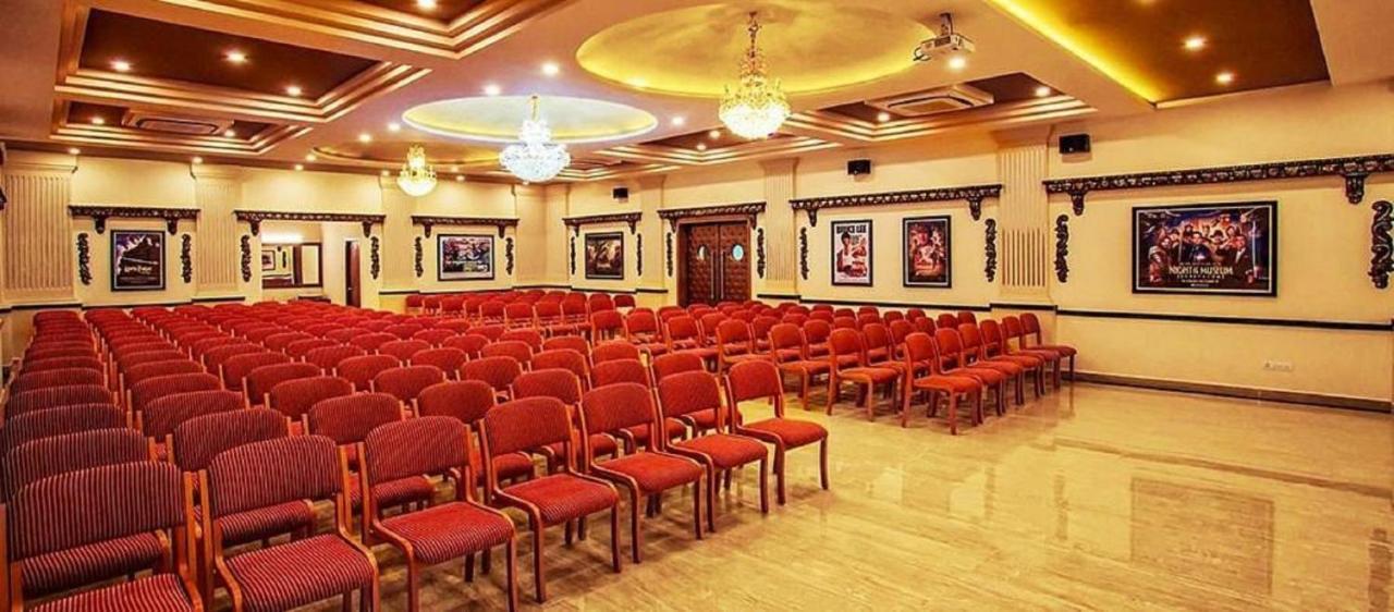 Cinemascope An Apart Hotel Chennai Exterior photo