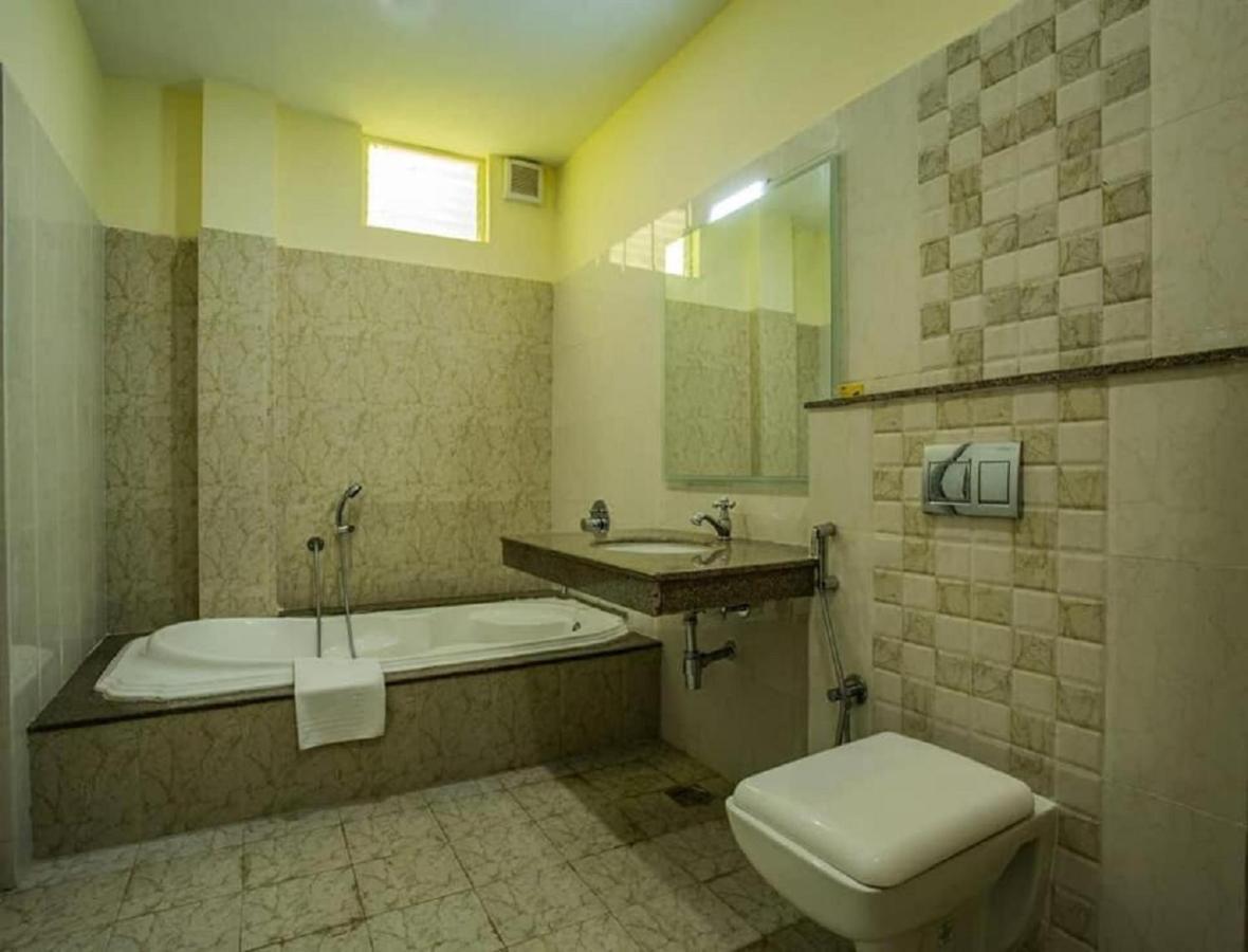 Cinemascope An Apart Hotel Chennai Exterior photo